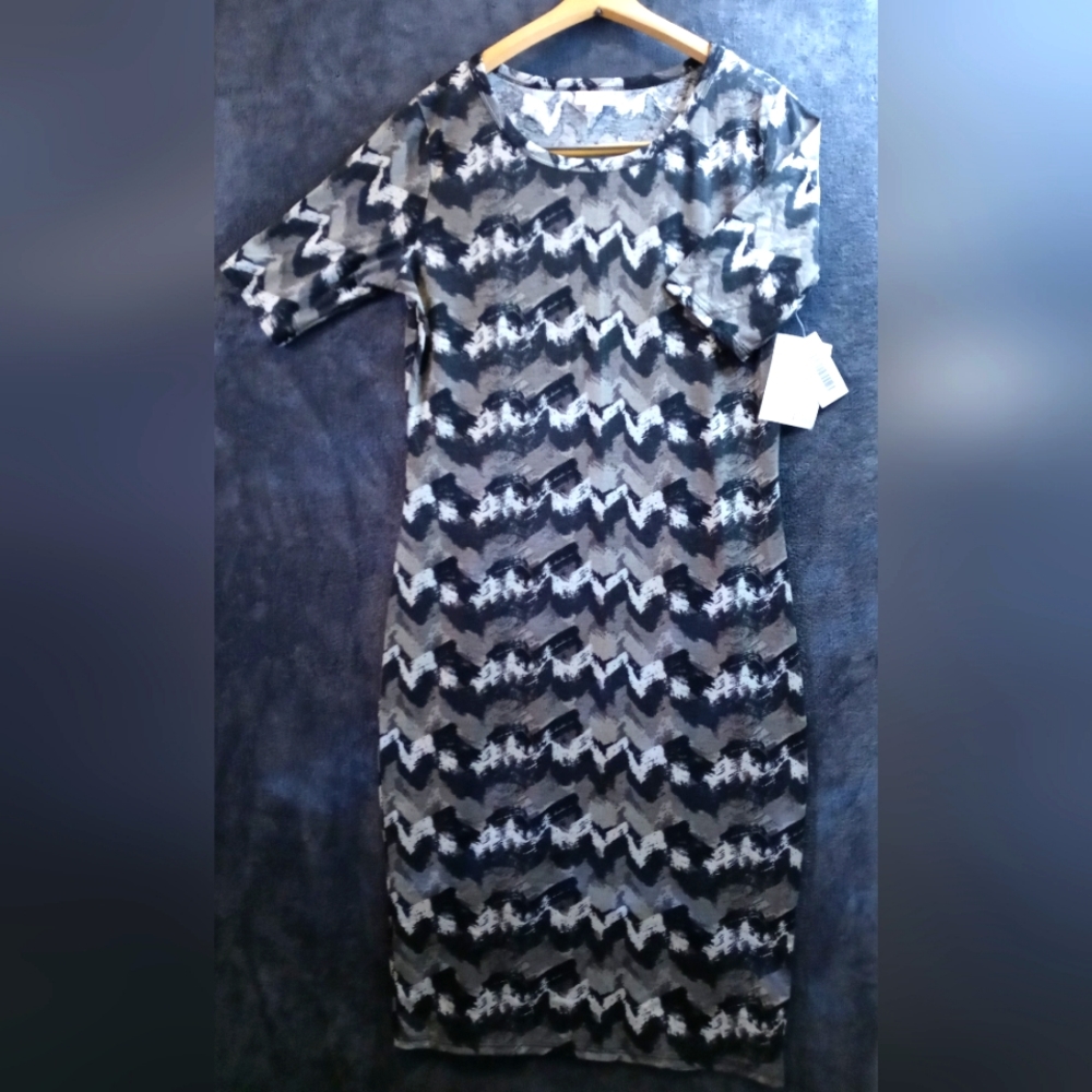 🤘💲 M: LuLaRoe: Julia Dress